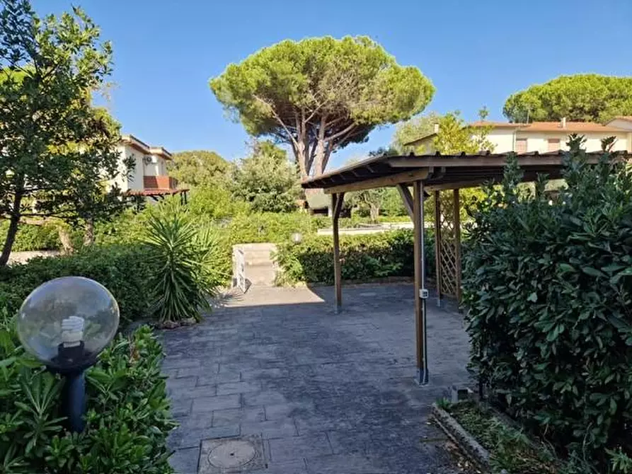 Immagine 4 di Villetta a schiera in vendita  a Rosignano Marittimo