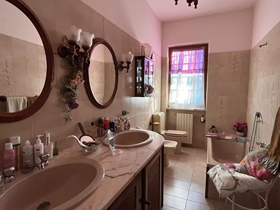 Immagine 13 di Villa in vendita  a Seravezza