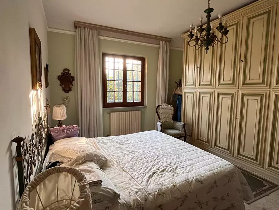 Immagine 6 di Villa in vendita  a Seravezza