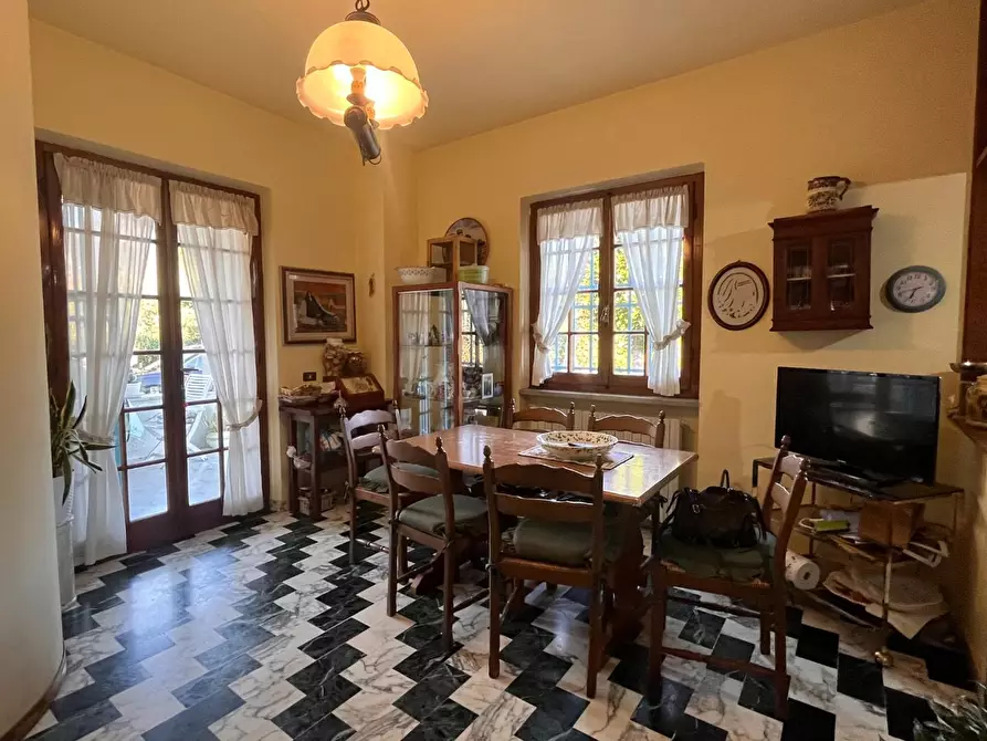 Immagine 4 di Villa in vendita  a Seravezza