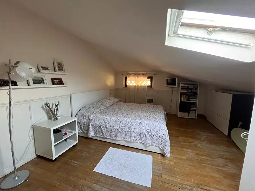 Immagine 9 di Villa in vendita  a Seravezza