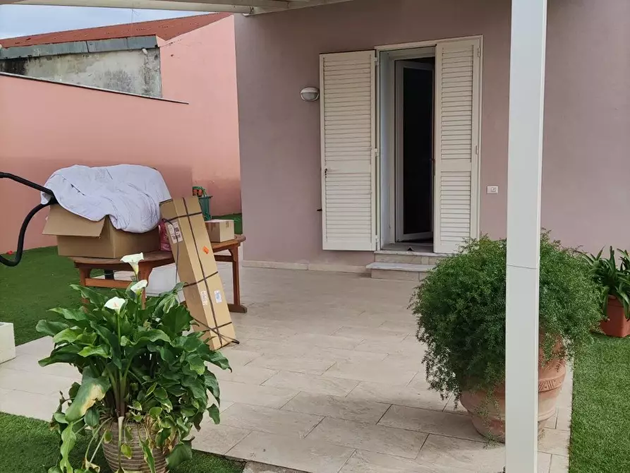 Immagine 5 di Villa in vendita  a Carrara