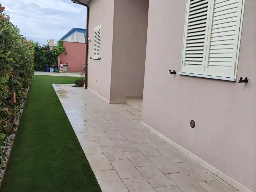 Immagine 33 di Villa in vendita  a Carrara