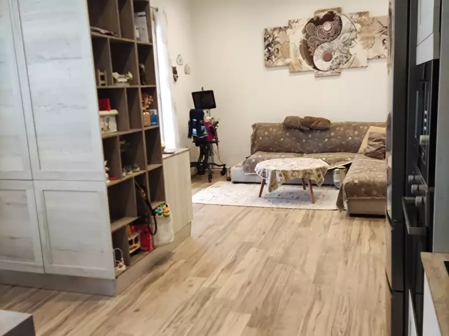 Immagine 3 di Villa in vendita  a Carrara