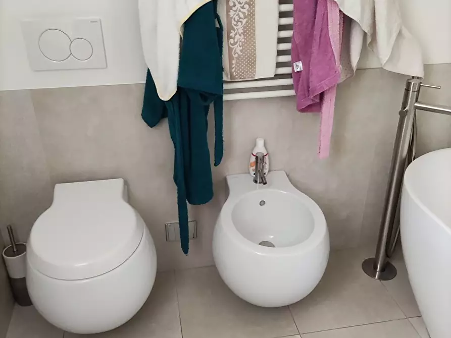 Immagine 16 di Villa in vendita  a Carrara