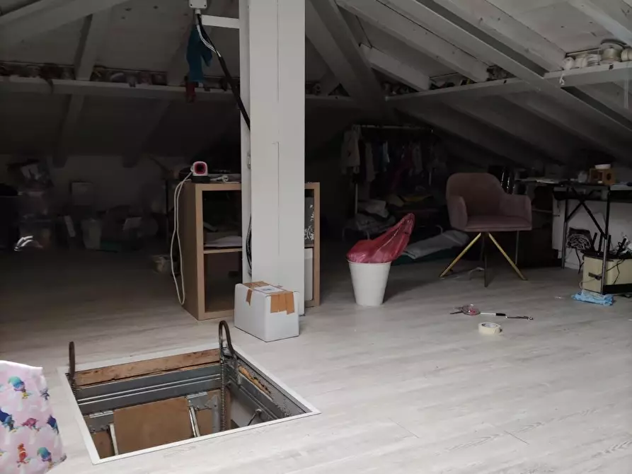 Immagine 22 di Villa in vendita  a Carrara