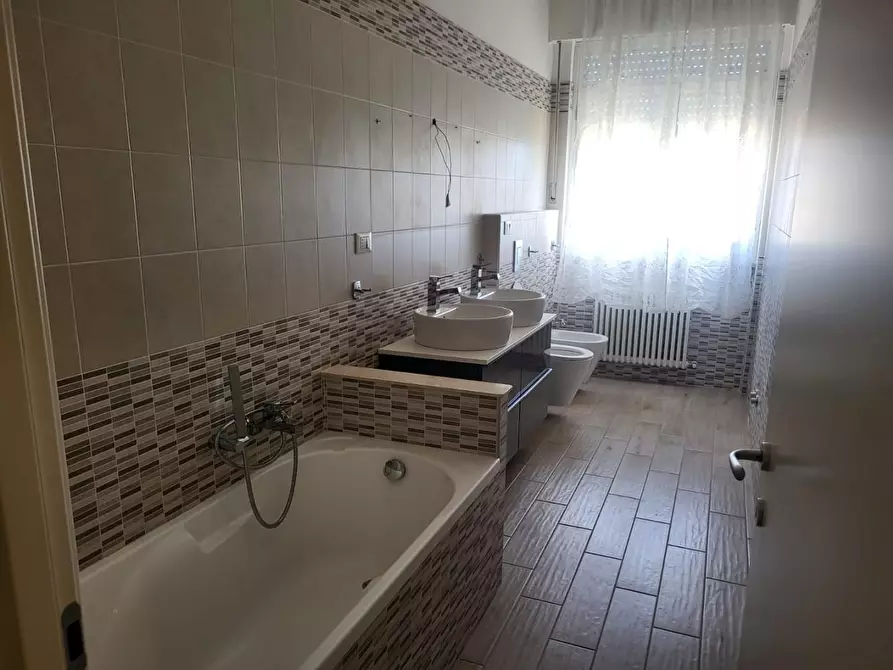 Immagine 26 di Appartamento in vendita  a Carrara