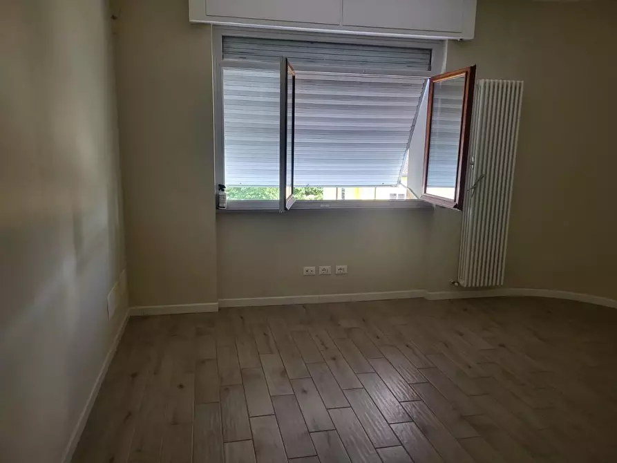 Immagine 13 di Appartamento in vendita  a Carrara