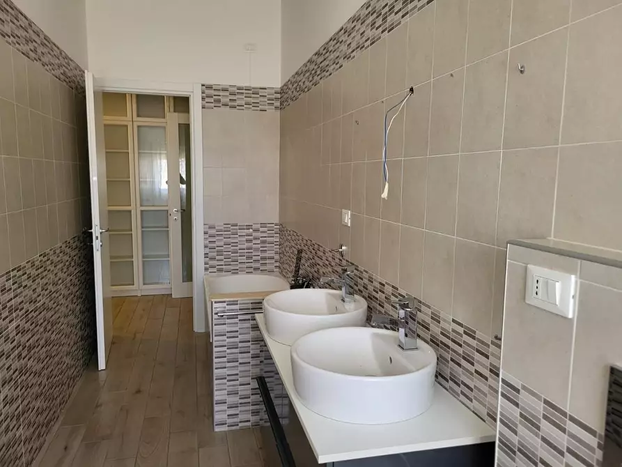 Immagine 22 di Appartamento in vendita  a Carrara