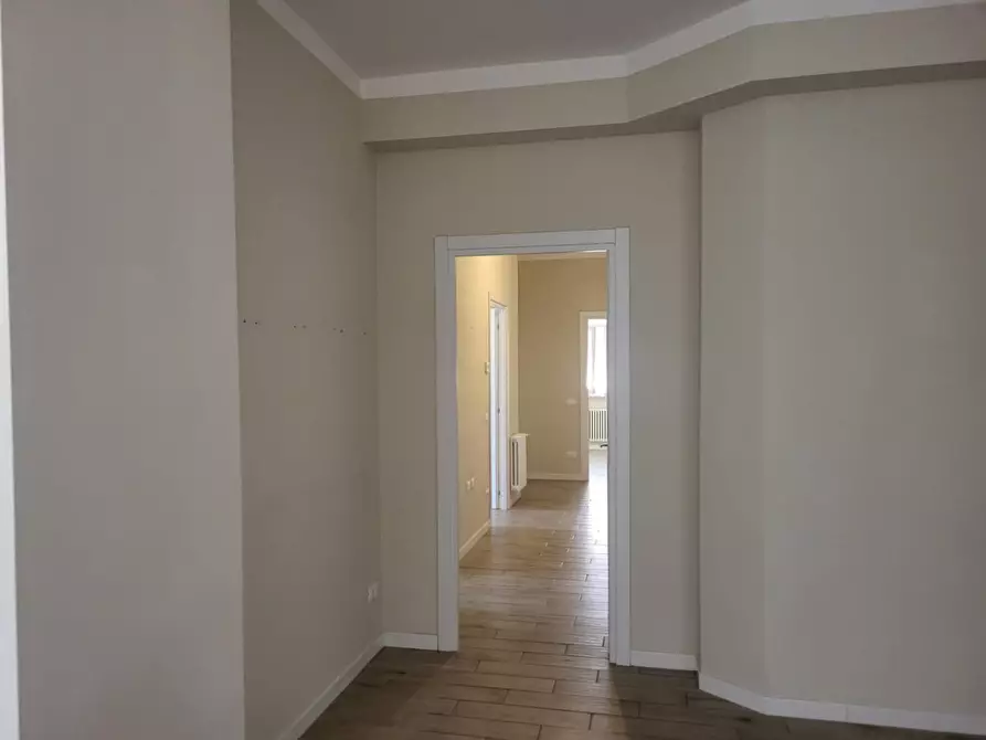 Immagine 11 di Appartamento in vendita  a Carrara