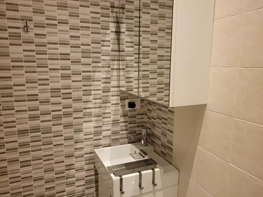 Immagine 27 di Appartamento in vendita  a Carrara