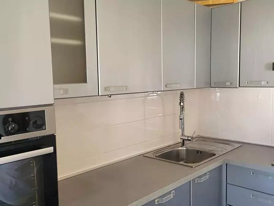 Immagine 3 di Appartamento in vendita  a Carrara