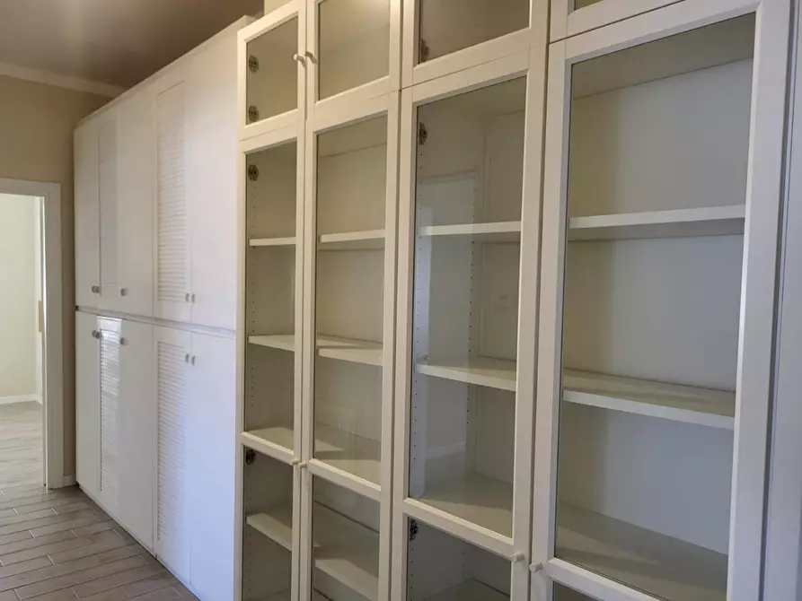 Immagine 10 di Appartamento in vendita  a Carrara