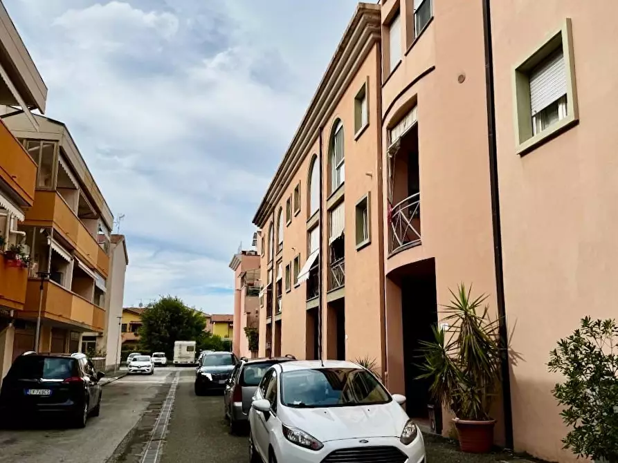 Immagine 2 di Villetta a schiera in vendita  a Vecchiano