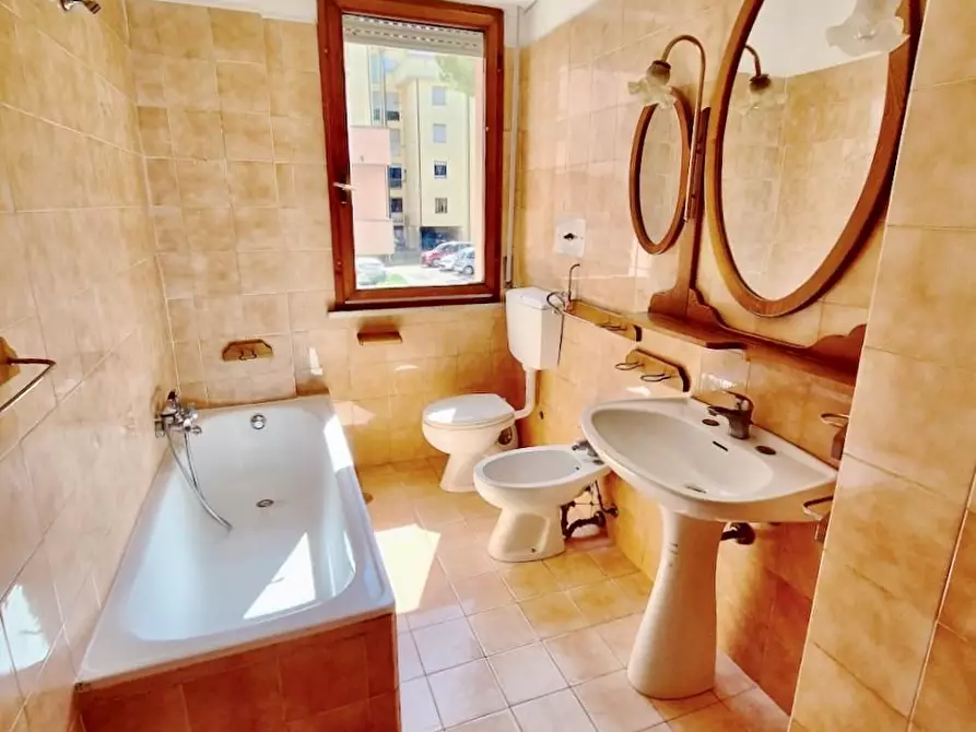 Immagine 41 di Appartamento in vendita  a Pisa