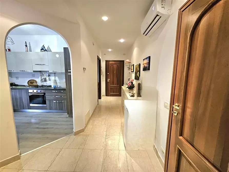 Immagine 16 di Appartamento in vendita  a Massa