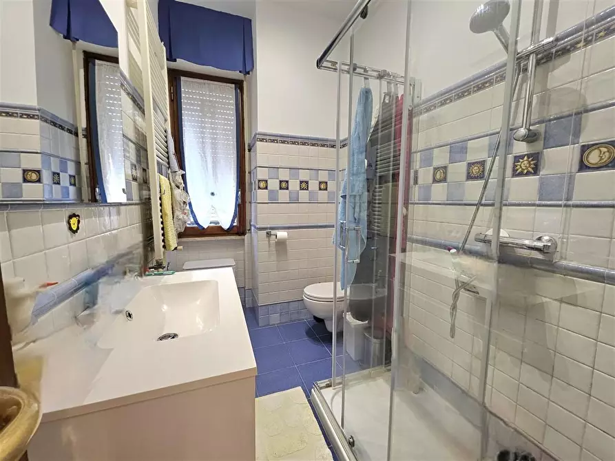 Immagine 11 di Appartamento in vendita  a Massa