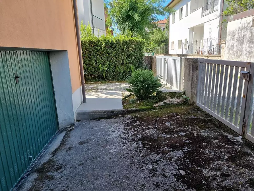 Immagine 25 di Appartamento in vendita  a Massa