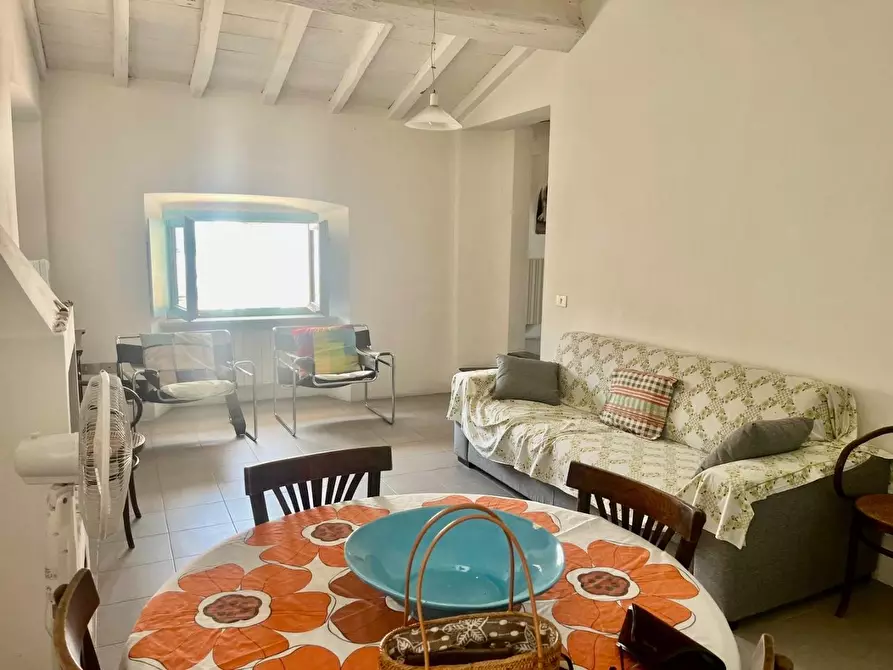 Immagine 1 di Appartamento in vendita  a Massa