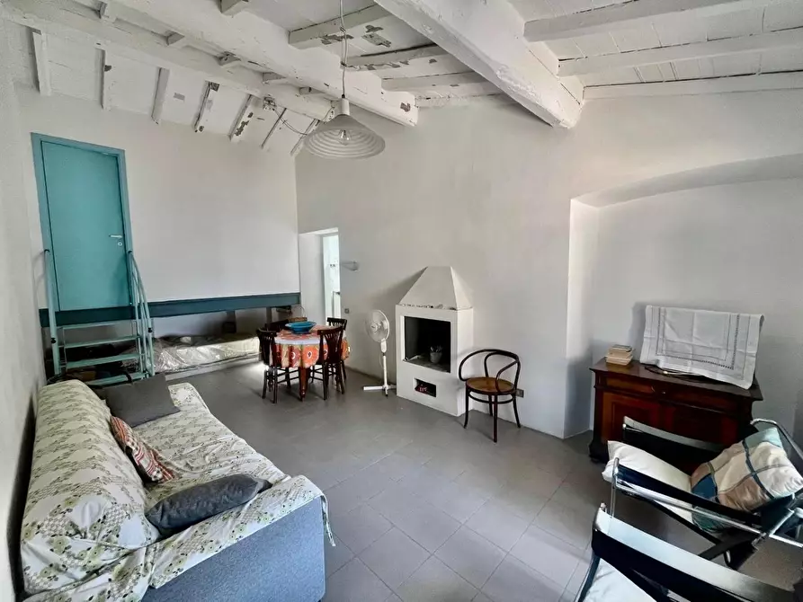 Immagine 4 di Appartamento in vendita  a Massa