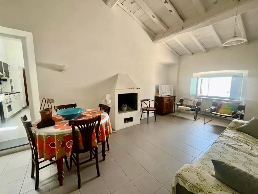 Immagine 2 di Appartamento in vendita  a Massa