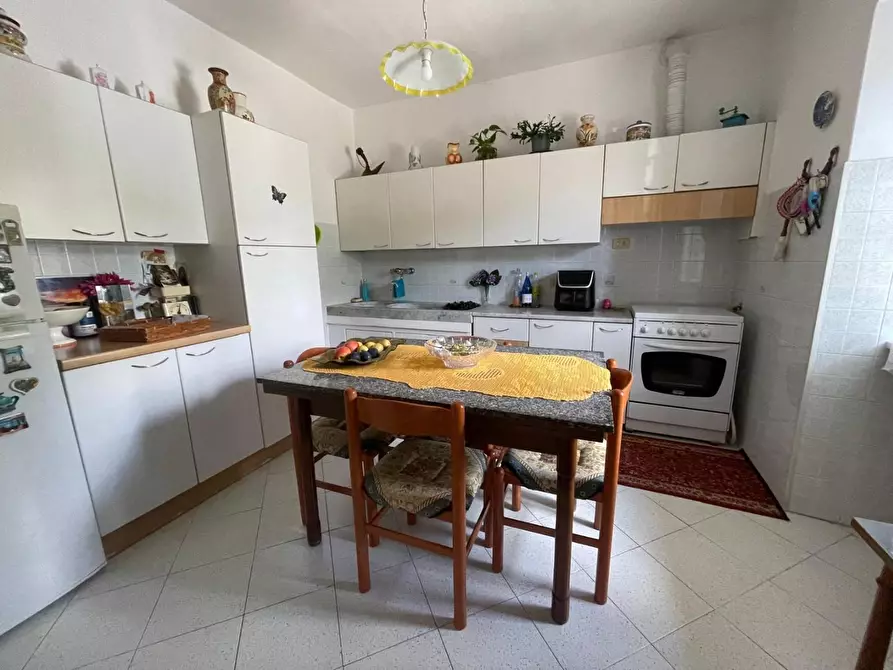 Immagine 10 di Villetta a schiera in vendita  a Carrara