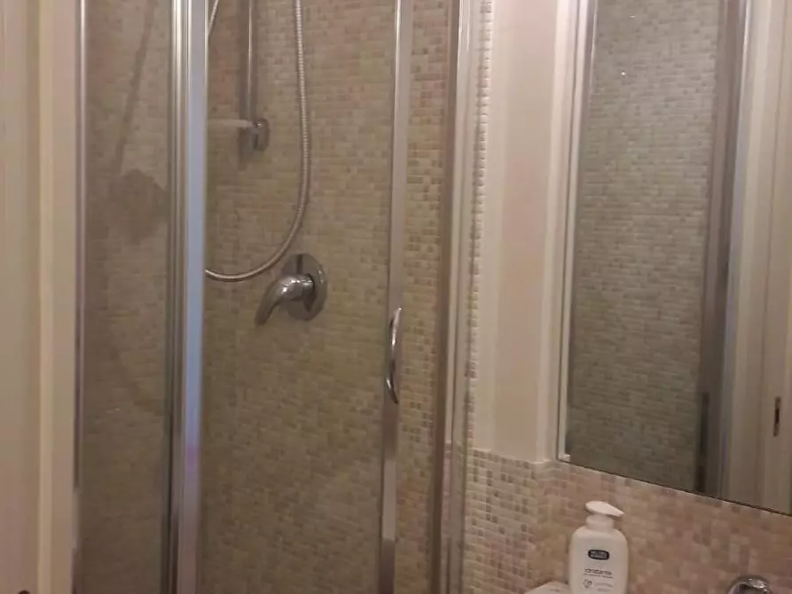 Immagine 6 di Appartamento in vendita  a Siena