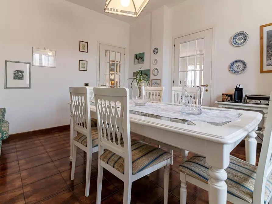 Immagine 3 di Appartamento in affitto  a Massa