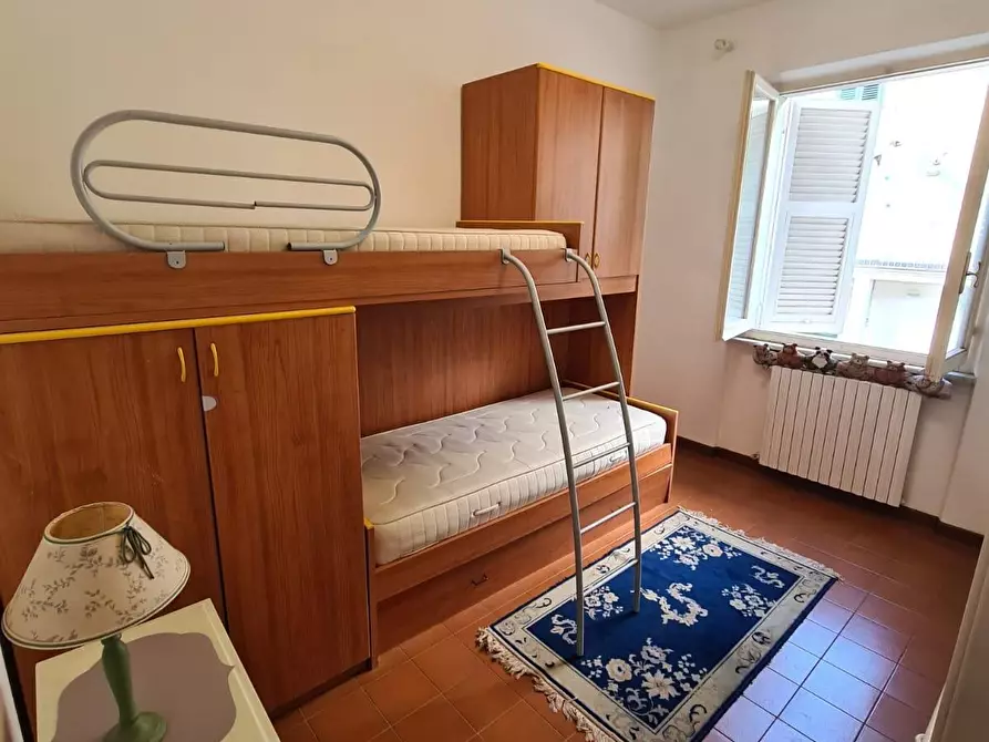 Immagine 11 di Appartamento in affitto  a Massa