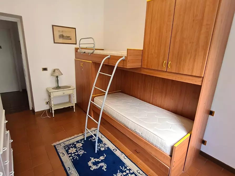 Immagine 10 di Appartamento in affitto  a Massa