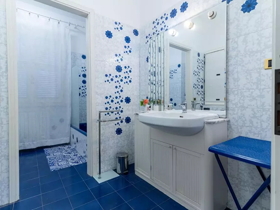 Immagine 2 di Appartamento in affitto  a Massa