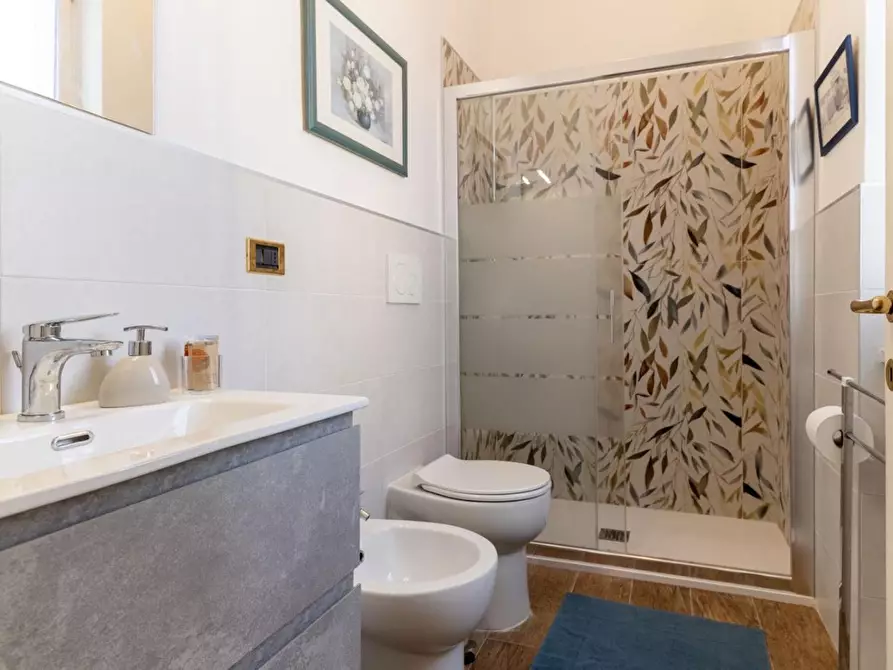 Immagine 22 di Appartamento in affitto  a Massa