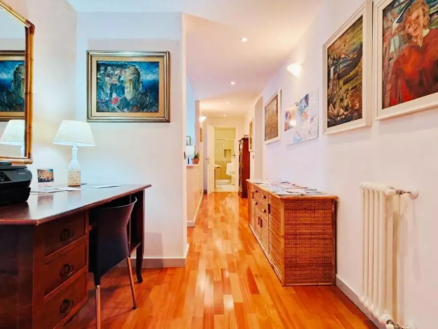 Immagine 4 di Appartamento in vendita  a La Spezia