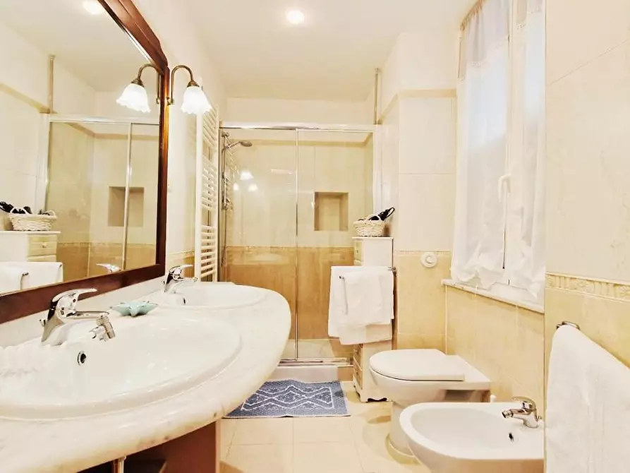 Immagine 7 di Appartamento in vendita  a La Spezia