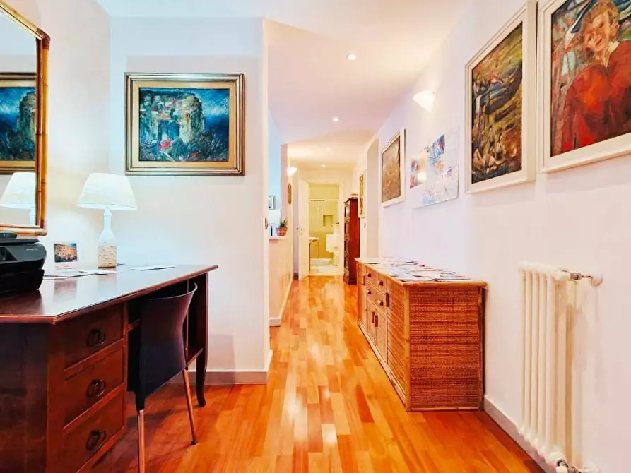 Immagine 2 di Appartamento in vendita  a La Spezia