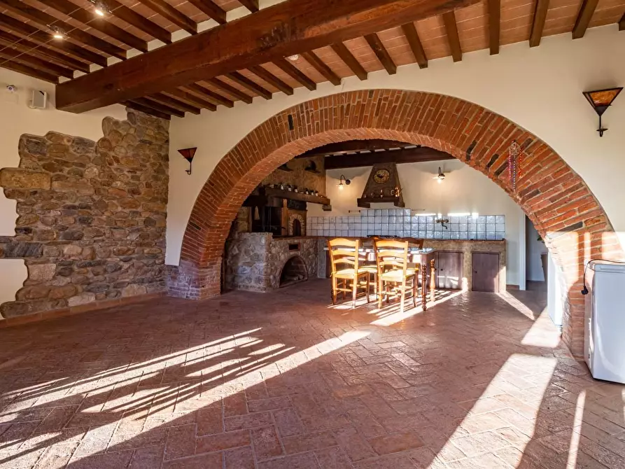 Immagine 8 di Casa colonica in vendita  a Vicopisano