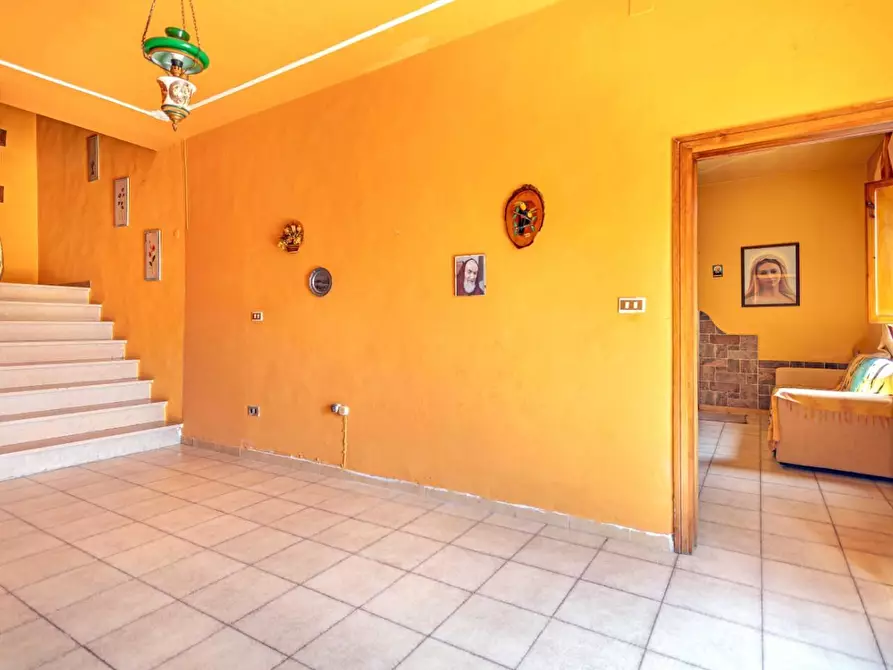 Immagine 10 di Casa indipendente in vendita  a Santa Maria A Monte