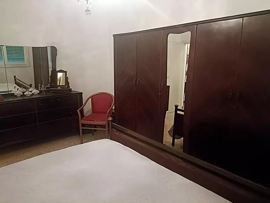 Immagine 11 di Appartamento in vendita  a Carrara