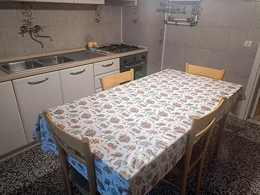 Immagine 4 di Appartamento in vendita  a Carrara