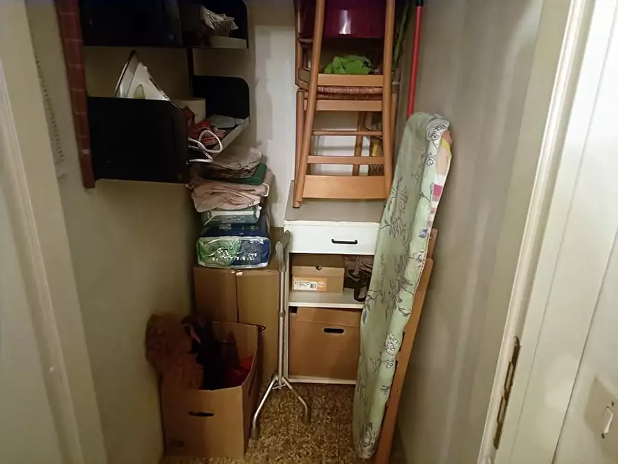 Immagine 16 di Appartamento in vendita  a Carrara