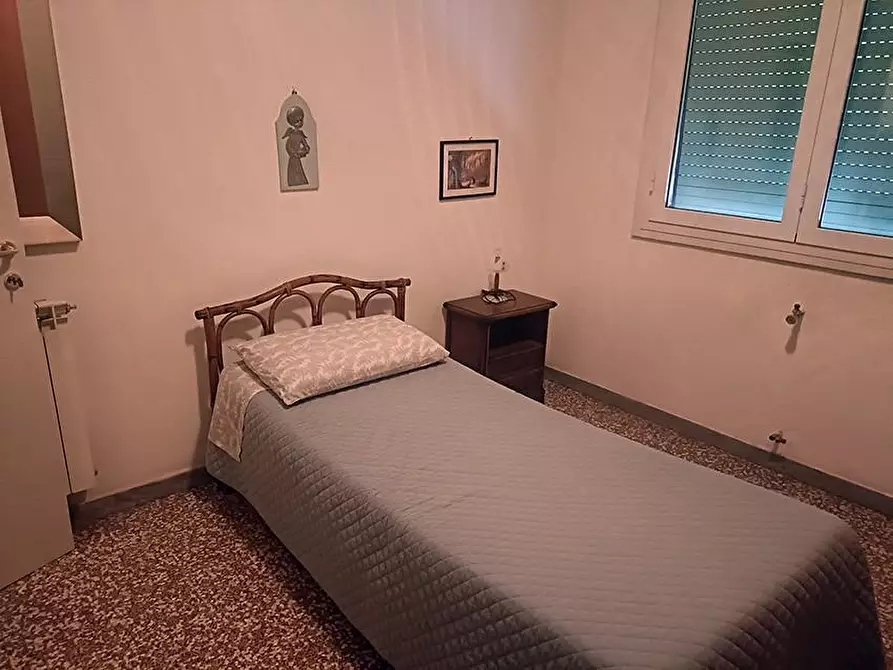 Immagine 14 di Appartamento in vendita  a Carrara