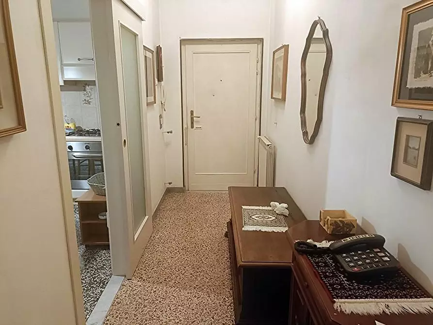 Immagine 1 di Appartamento in vendita  a Carrara