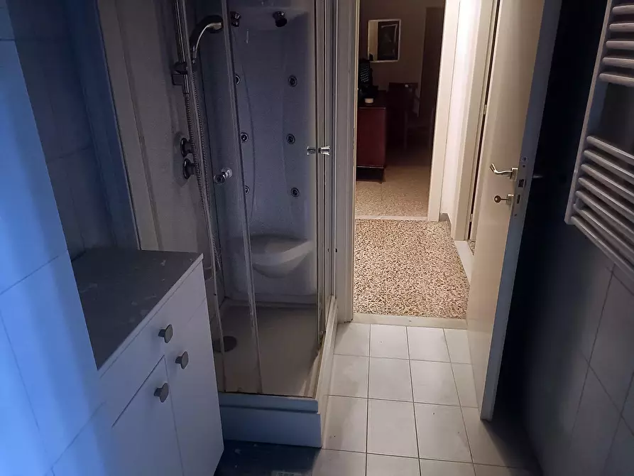 Immagine 20 di Appartamento in vendita  a Carrara