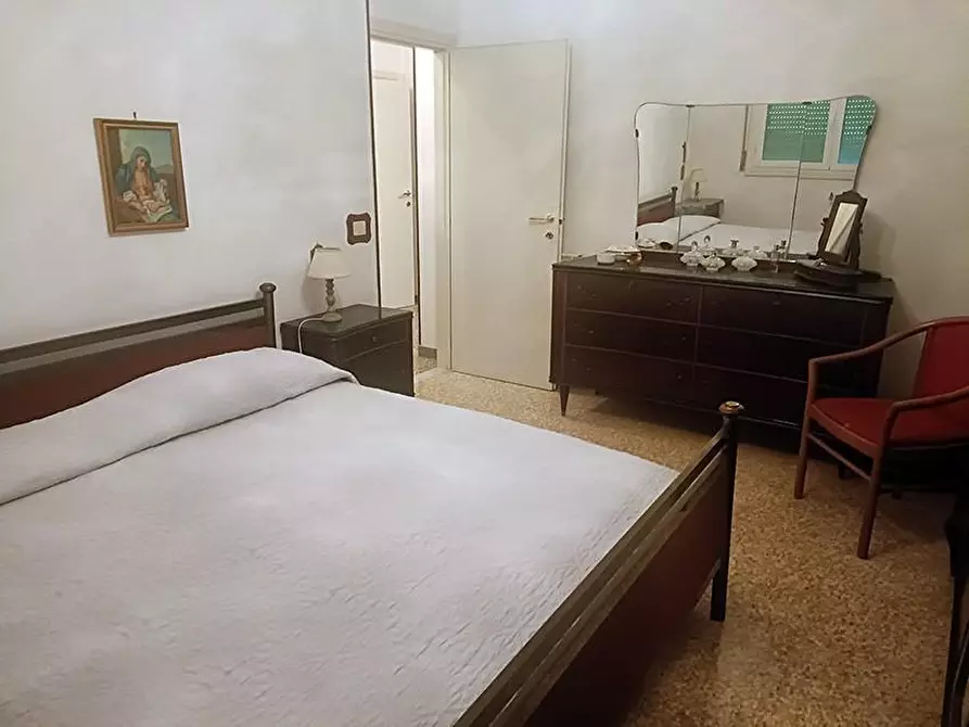 Immagine 12 di Appartamento in vendita  a Carrara