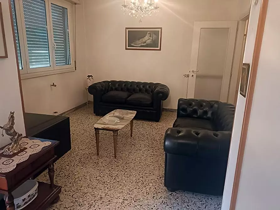 Immagine 9 di Appartamento in vendita  a Carrara