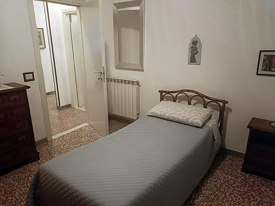 Immagine 15 di Appartamento in vendita  a Carrara