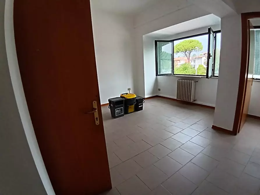 Immagine 15 di Ufficio in affitto  a Empoli