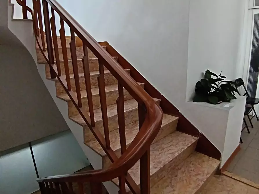 Immagine 4 di Ufficio in affitto  a Empoli