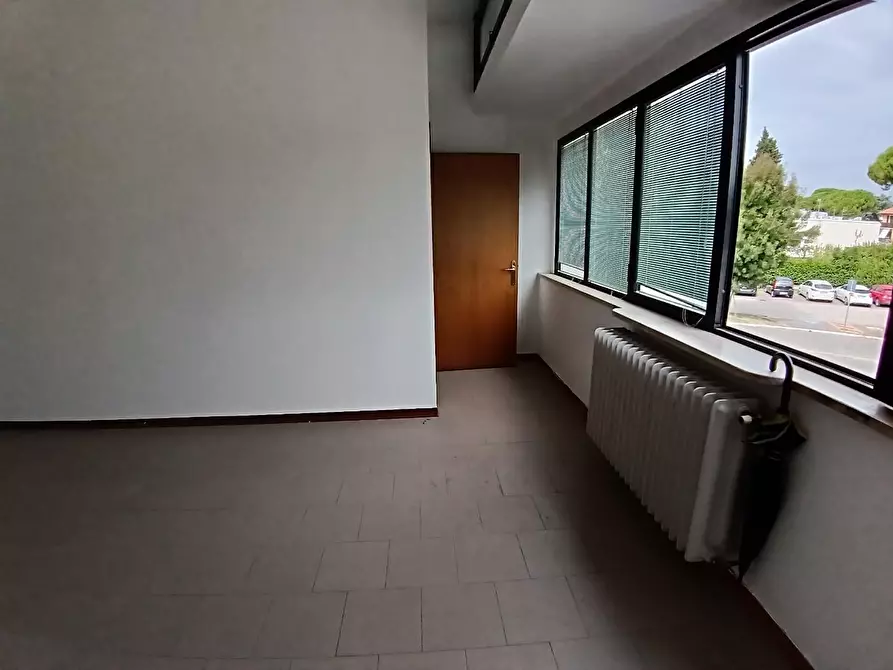 Immagine 11 di Ufficio in affitto  a Empoli