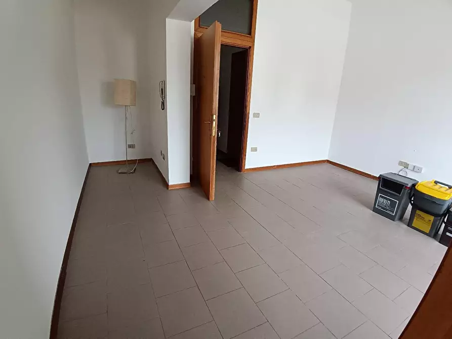 Immagine 14 di Ufficio in affitto  a Empoli